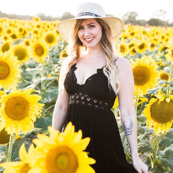 Profile Picture of Hollie Ertel (@hertel) on Poshmark