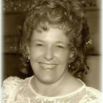 Profile Picture of Jo Shaver (@ShaverJo) on Twitter
