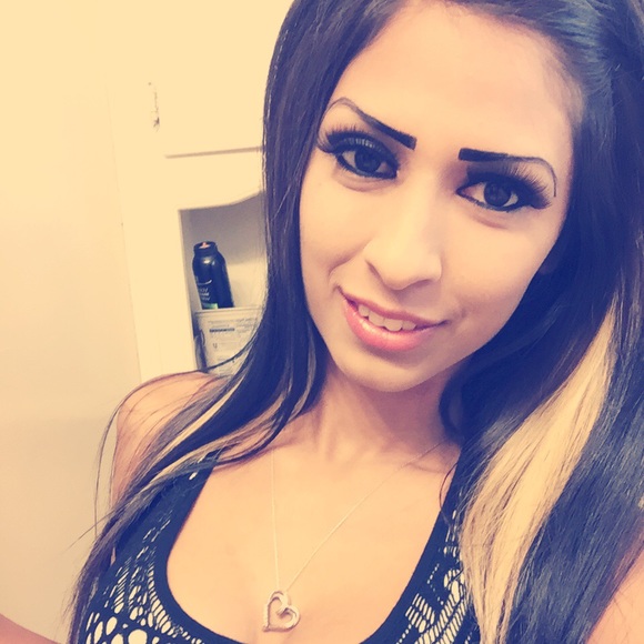 Lorena Carranza - Poshmark Profile Picture of Lorena Carranza (@lorena_carranza) on Poshmark