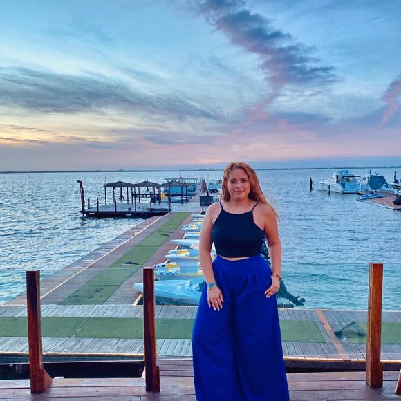 Profile Picture of Bianca Sandoval (@biancasandov666) on Poshmark