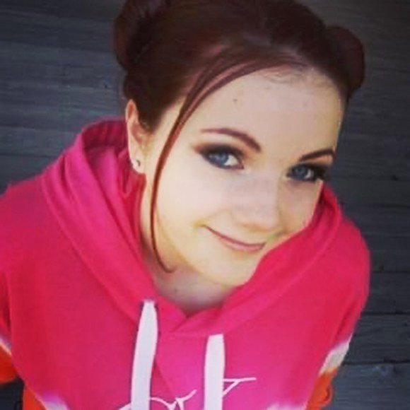 Profile Picture of Sammie Daulton (@daultonsammie) on Poshmark