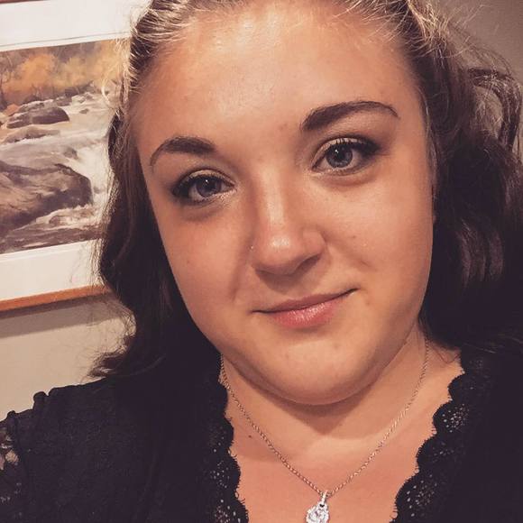 Profile Picture of Heather Abrahamson (@hma327) on Poshmark