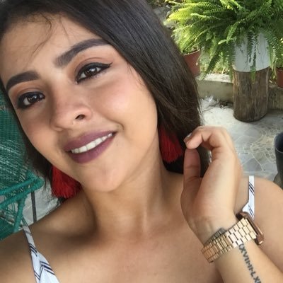 Profile Picture of Cynthia Betancourt 🌼 (@CynthiaBeta3) on Twitter