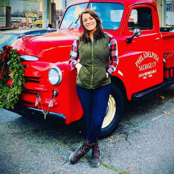 Profile Picture of Alaina Kinsey (@alaina_kinsey) on Poshmark