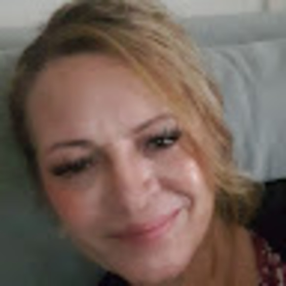 Profile Picture of Belinda Winward (@binnebabe1) on Poshmark