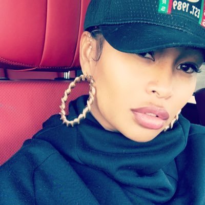 Profile Picture of Tae Heckard (@taeheckard) on Twitter