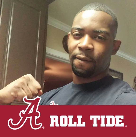 Profile Picture of Corey Gray (@clogray15) on Poshmark