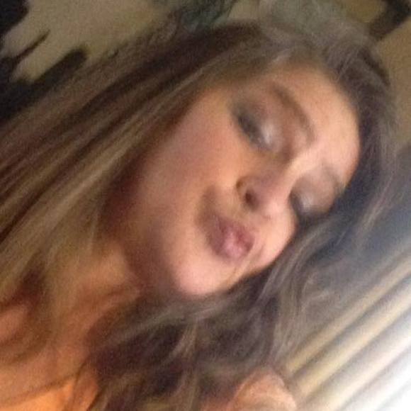 Profile Picture of Tami Foshee (@tfoshee) on Poshmark