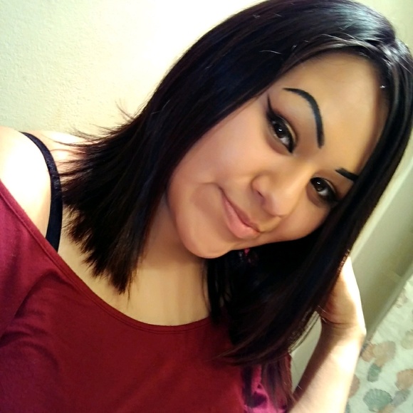 Profile Picture of Rochelle Crawford (@rcrawford92) on Poshmark