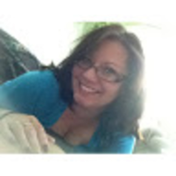 Profile Picture of Kora-lee Thorsteinson (@millixi) on Poshmark