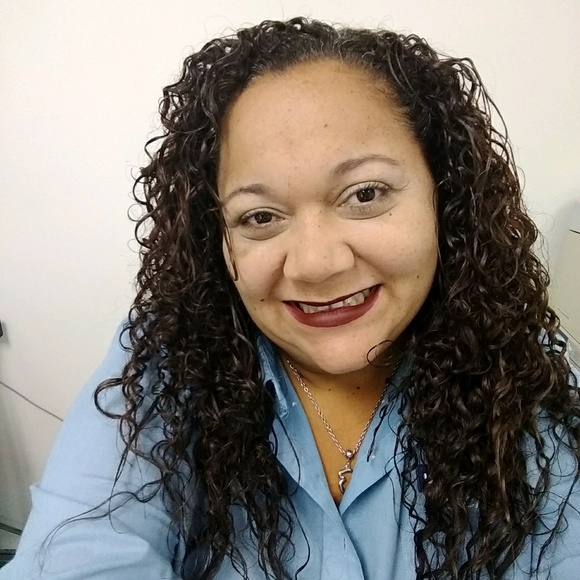 Profile Picture of Stephanie Planas (@stepla77) on Poshmark