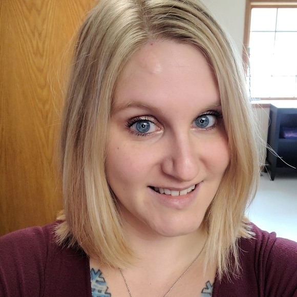 Profile Picture of Jessie Rupnick (@jessierupnick) on Poshmark