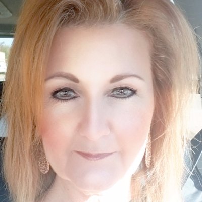 Profile Picture of Melanie Dickson (@melmann14) on Twitter