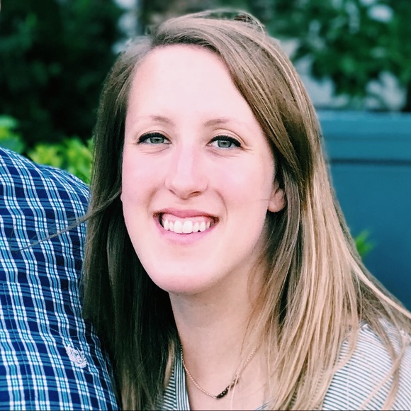 Profile Picture of Amanda Danson (@amandaldanson) on Poshmark