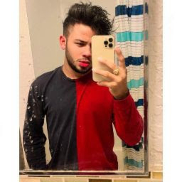 Profile Picture of Jose Corrales (@josejohan0622) on Poshmark