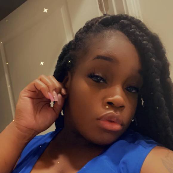 Lashay Theladii - Poshmark Profile Picture of Lashay Theladii (@lashaytheladii) on Poshmark