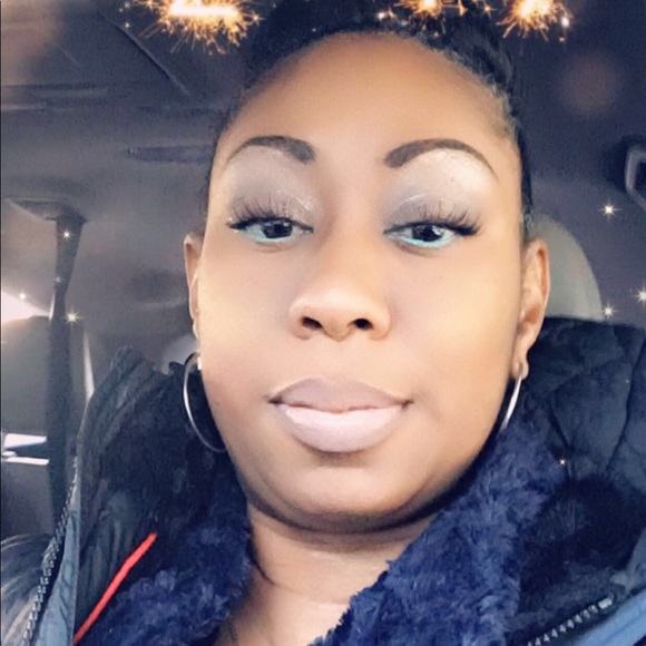 Profile Picture of Alicia Gopaulsingh (@halimmark14) on Poshmark