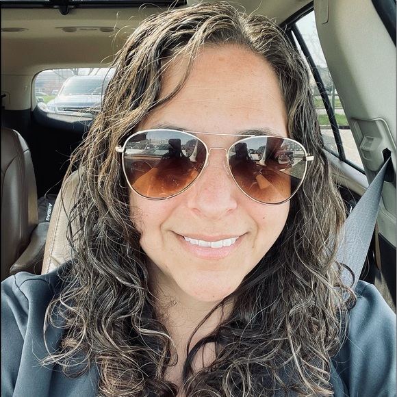 Profile Picture of Christina Brocker (@c_brocker) on Poshmark