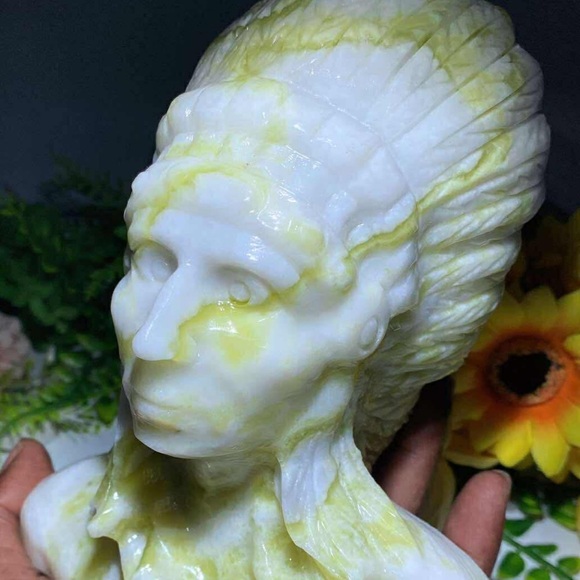 Profile Picture of Rose Mendana (@resincreations) on Poshmark