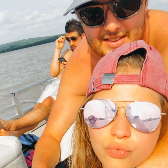 Profile Picture of Hope Scott (@hopescott2016) on Poshmark