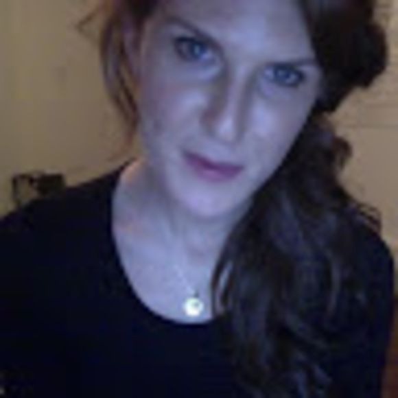 Profile Picture of Carly Kuhn (@carlykuhn) on Poshmark