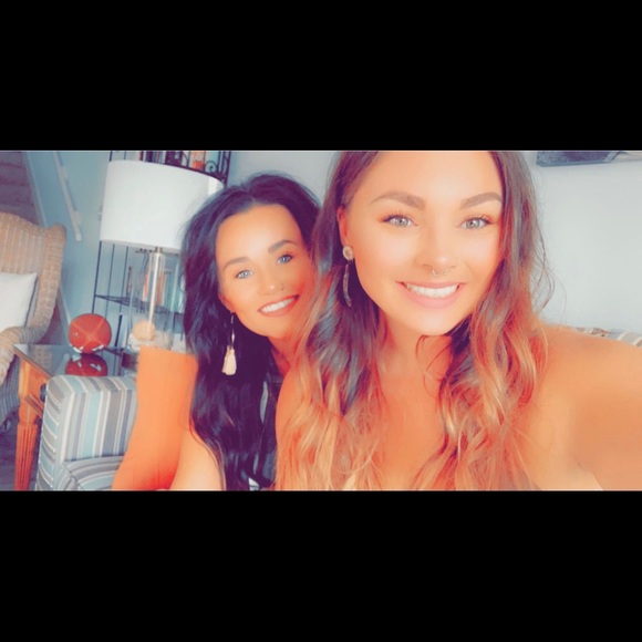 Profile Picture of Breana Cooksey (@breana_cooksey) on Poshmark