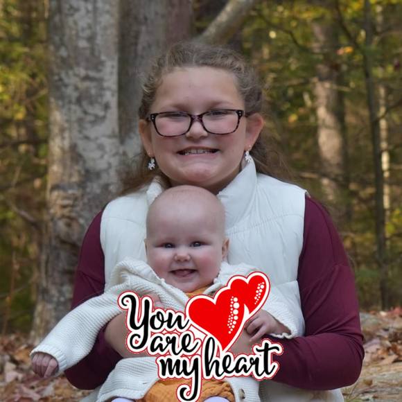 Profile Picture of Danielle Kimball (@dannik1970) on Poshmark