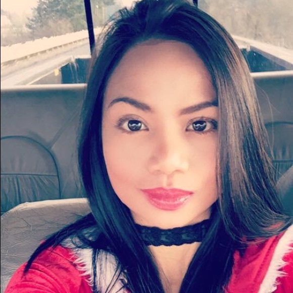 Profile Picture of Cynthia Obrist (@cobrist) on Poshmark