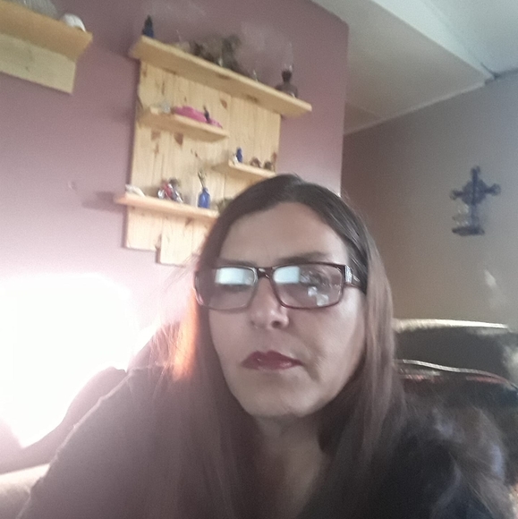 Profile Picture of Lisa Bryan (@lisabryan71) on Poshmark