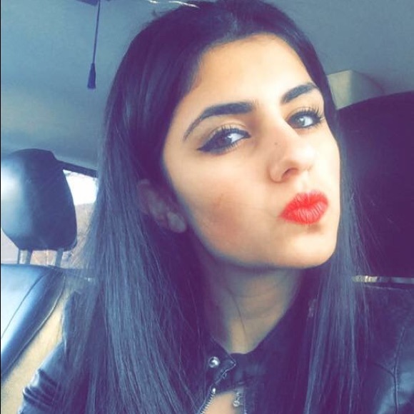 Profile Picture of Merna Jajou (@mernajajou1) on Poshmark