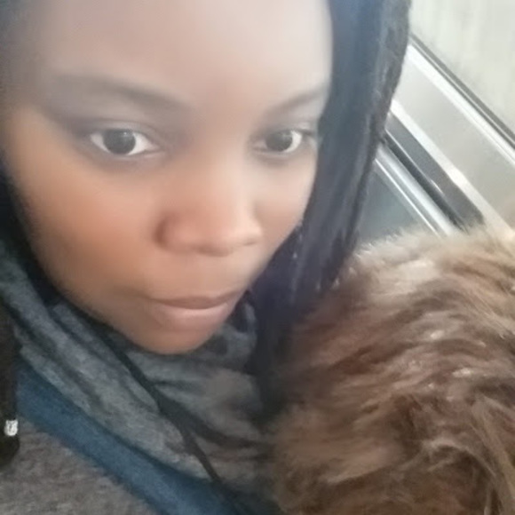 Profile Picture of Elizabeth Grant-bridges (@egrantbridges) on Poshmark