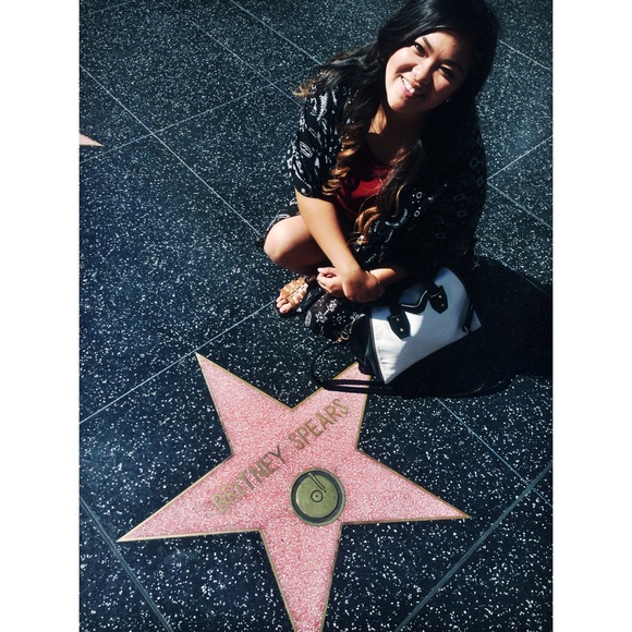 Caroline Clemente - Poshmark Profile Picture of Caroline Clemente (@carolineeemay) on Poshmark