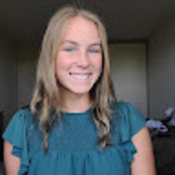 Profile Picture of Victoria Bierhals (@vbierhals) on Poshmark