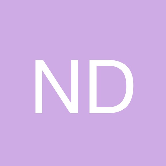 Profile Picture of Nektaria Discuillo (@discuin) on Poshmark
