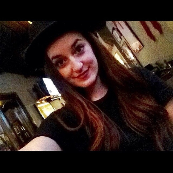 Profile Picture of Jordan Rudow (@haautehippe) on Poshmark