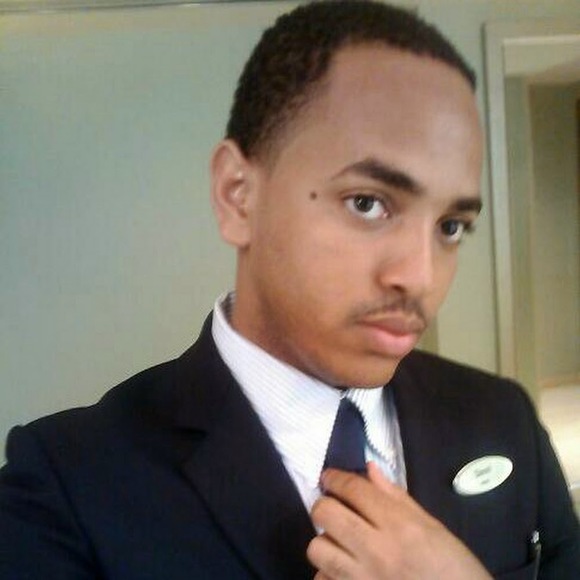 Profile Picture of David Latham (@davidlatham) on Poshmark