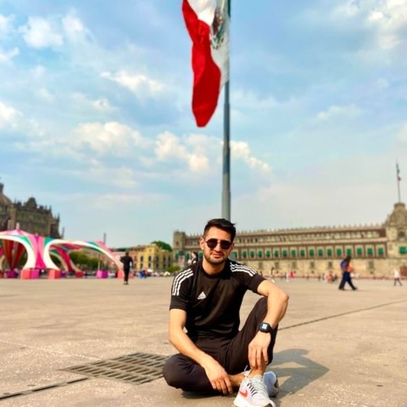 Profile Picture of Emin Yusifov (@emin436) on Poshmark