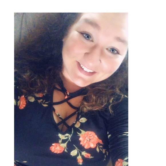 Profile Picture of Katelyn Geerlings (@kateejoy) on Poshmark