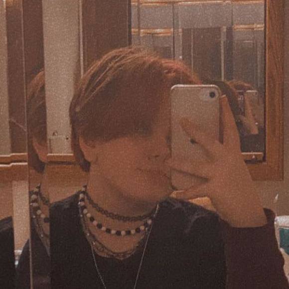 Profile Picture of Trinity Barnello (@t_barnello) on Poshmark