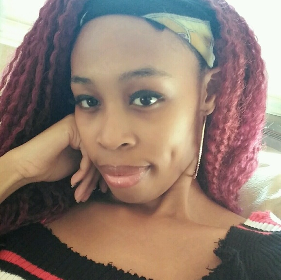 Profile Picture of Patriese Moody (@triese28) on Poshmark