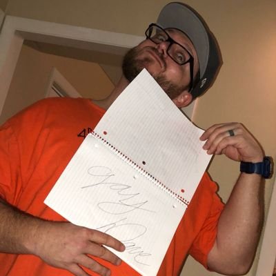 Profile Picture of Dave's World (@BigSweat31099) on Twitter