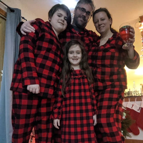 Profile Picture of Kerri Dougherty (@kerri_dougherty) on Poshmark