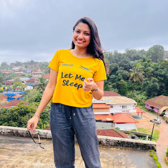 Profile Picture of Joslin (@jo2803) on Poshmark