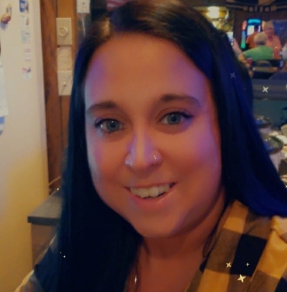 Profile Picture of Ashley Mayhue (@jordanann85) on Poshmark