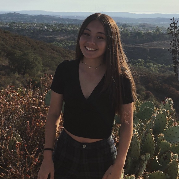 Kylie Dolan - Poshmark Profile Picture of Kylie Dolan (@kyliedolan) on Poshmark