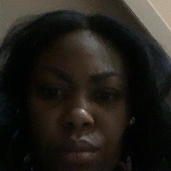 Profile Picture of Lakoya Gratic (@lakoya2018) on Poshmark
