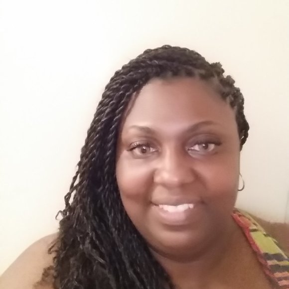 Profile Picture of Lavonda deede Harris (@dede70653) on Poshmark