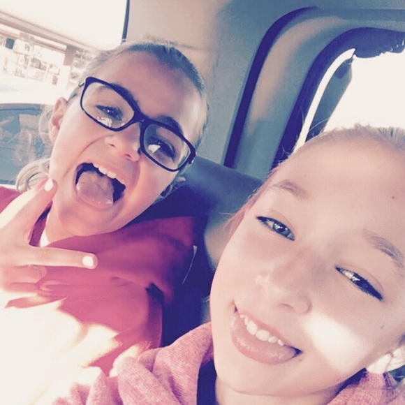 Profile Picture of Chloe Rush (@chloeerush) on Poshmark