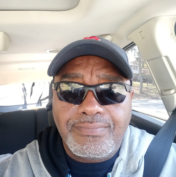 Profile Picture of Darryl Harper (@drrylharper) on Poshmark