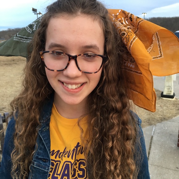 Profile Picture of Brooke Echternacht (@brooke_echy) on Poshmark